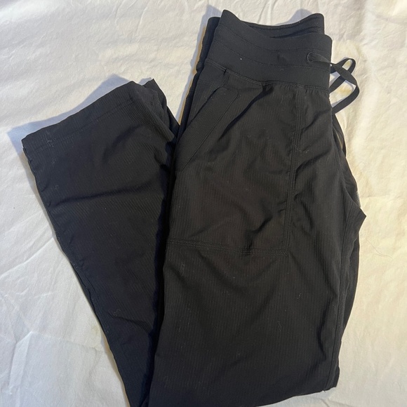 Lululemon Dance Studio Pant size 2 short - Picture 1 of 4